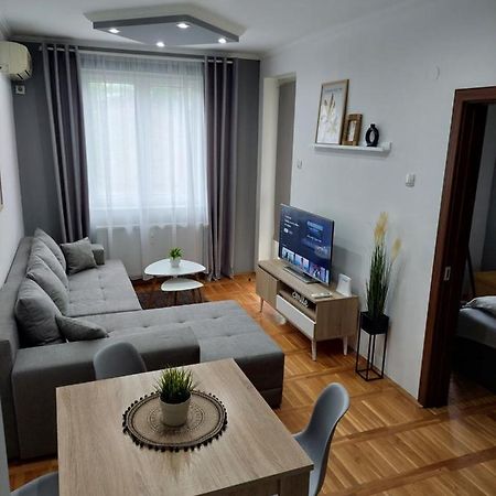 Smiley - Subotica Centar Apartamento Exterior foto